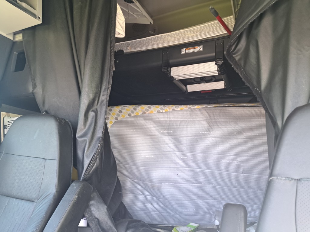 2023 Freightliner Cascadia - Image 29