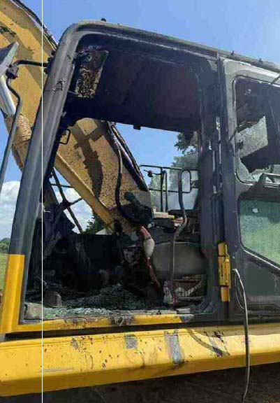 2023 Komatsu PC210LC-11 Excavator - Image 9