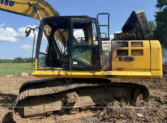 2023 Komatsu PC210LC-11 Excavator - Image 12