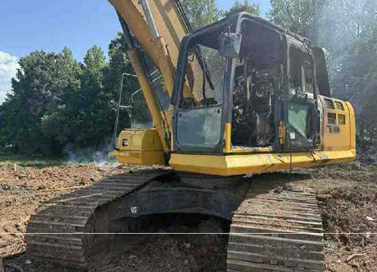 2023 Komatsu PC210LC-11 Excavator - Image 13