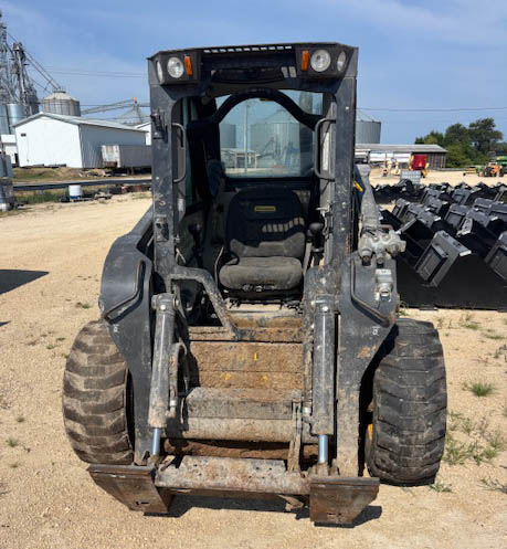 2023 New Holland L320 Skid Steer - Image 3