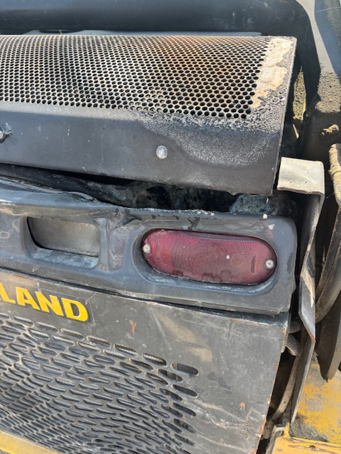 2023 New Holland L320 Skid Steer - Image 8