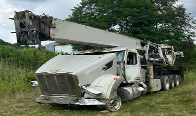2023 Peterbilt 567 Crane Truck - Image 17