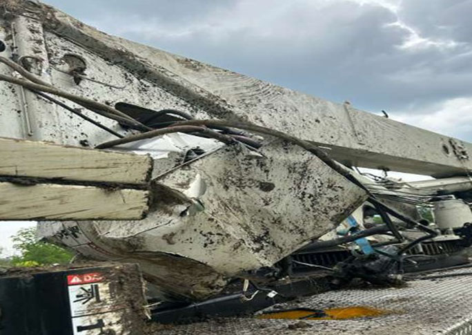 2023 Peterbilt 567 Crane Truck - Image 7