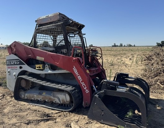 2023 Takeuchi TL12V-CRH Skid Steer - Image 11