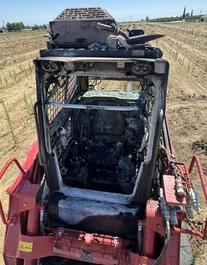2023 Takeuchi TL12V-CRH Skid Steer - Image 6