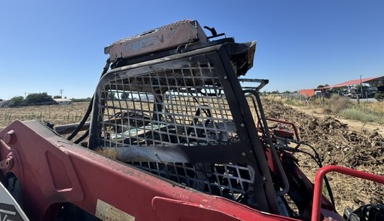 2023 Takeuchi TL12V-CRH Skid Steer - Image 7