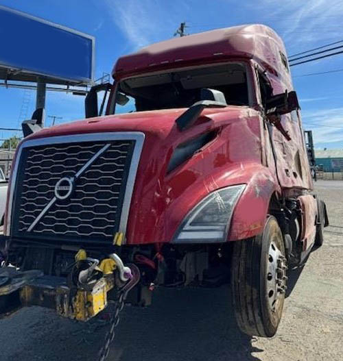 2023 Volvo VNL 760 - Image 2