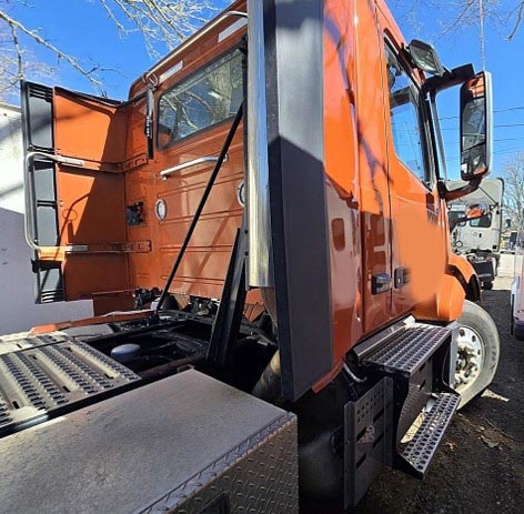 2024 Volvo VNL - Image 7