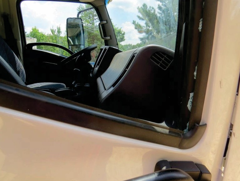 2025 Chevrolet 4500 Box Truck - Image 7