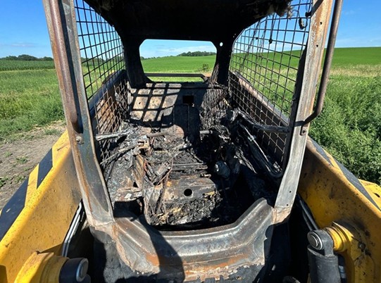 2025 Gehl V275 Skid Steer - Image 12