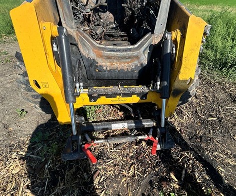 2025 Gehl V275 Skid Steer - Image 14