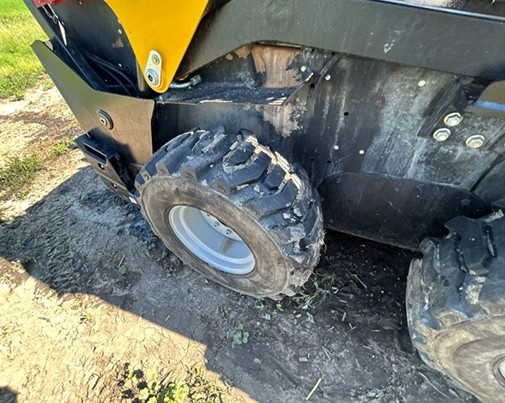 2025 Gehl V275 Skid Steer - Image 18