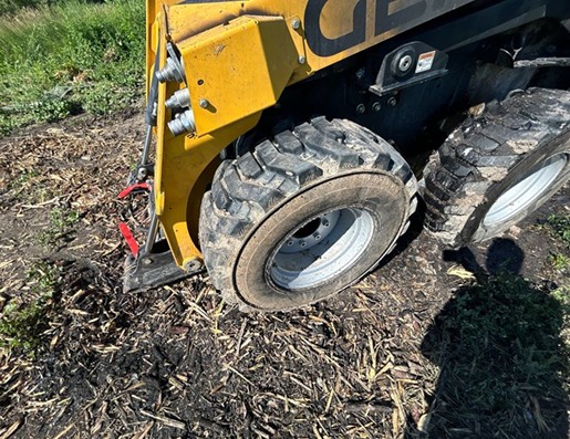 2025 Gehl V275 Skid Steer - Image 19