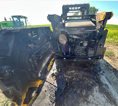 2025 Gehl V275 Skid Steer - Image 4