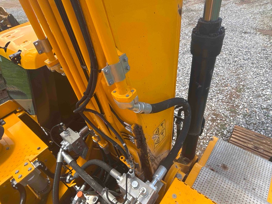 2025 JCB 370X Excavator - Image 10