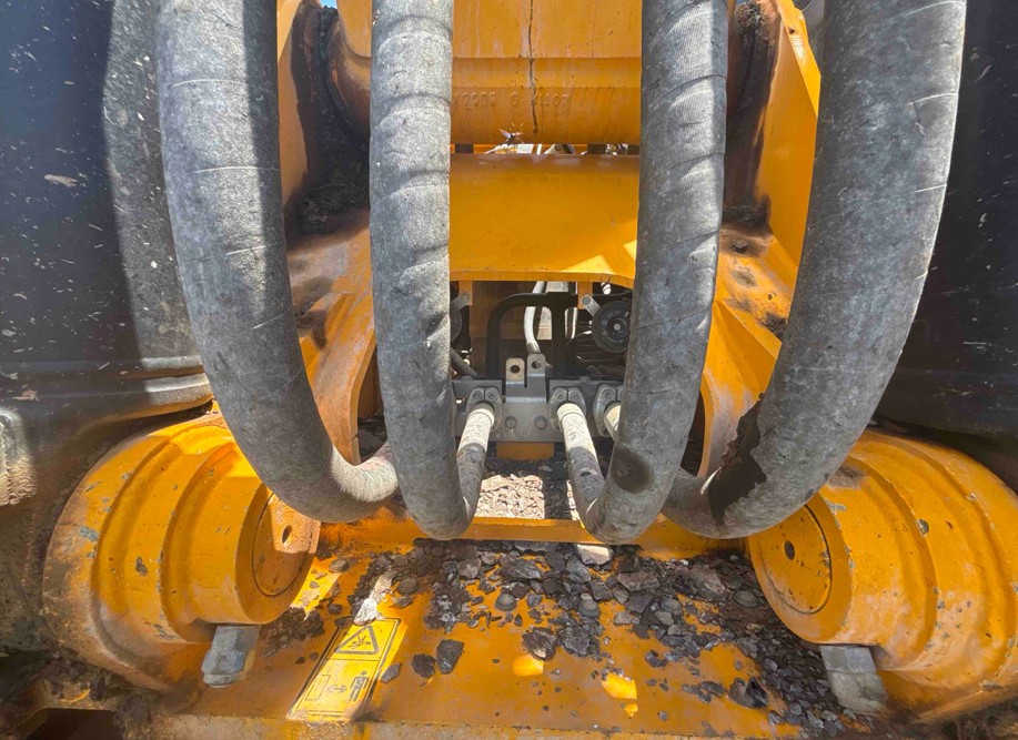 2025 JCB 370X Excavator - Image 11