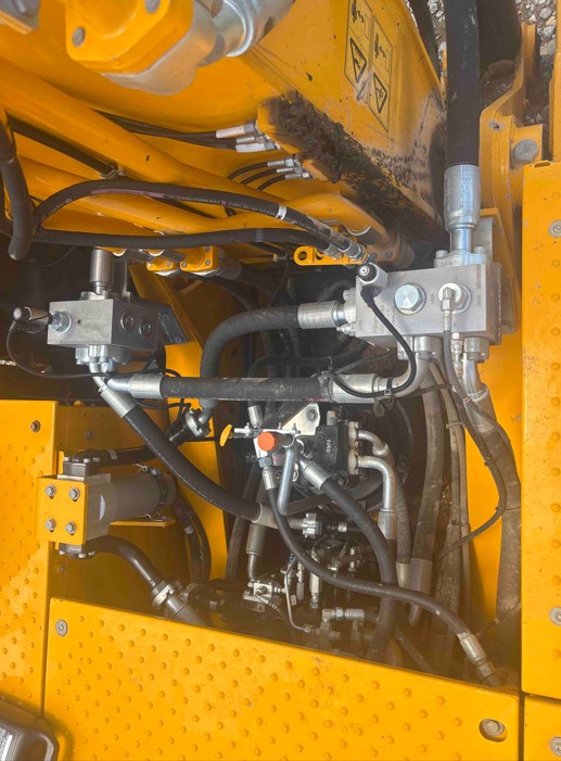 2025 JCB 370X Excavator - Image 13