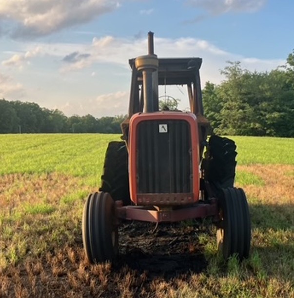 Allis-Chalmers 7040 Tractor - Image 2