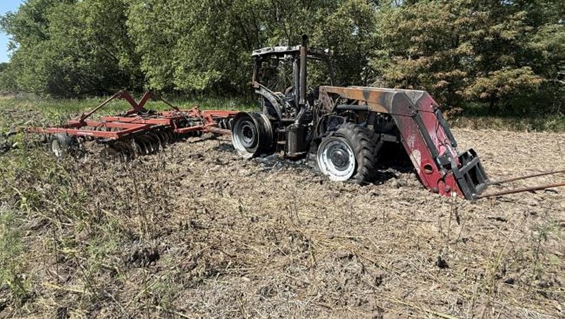 Case IH 125 Tractor - Image 2