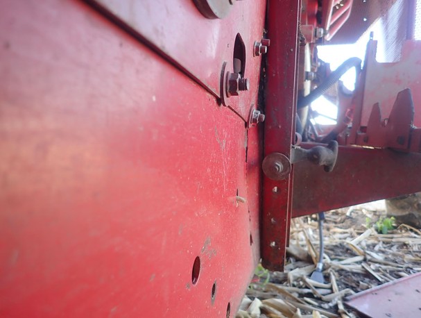 1995 CASE IH 2166 Combine - Image 11