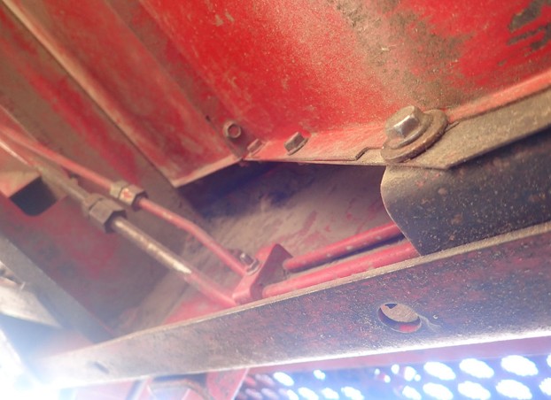 1995 CASE IH 2166 Combine - Image 16