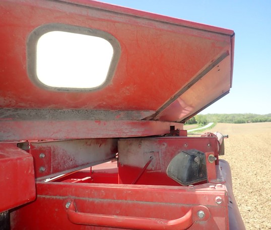 1995 CASE IH 2166 Combine - Image 29
