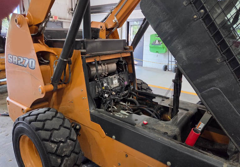 2015 Case SR270 Skid Loader - Image 4