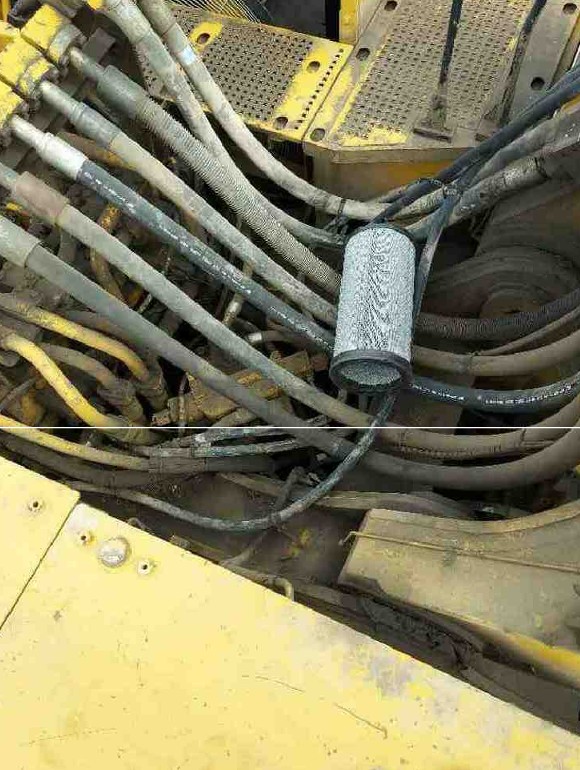 2004 Caterpillar 385B Excavator - Image 10