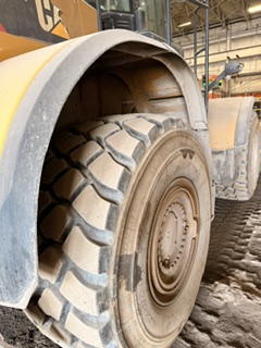 2017 Caterpillar 980 Wheel Loader - Image 6