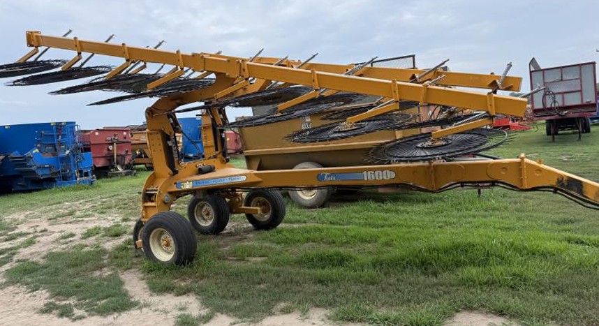 2023 Fair Manufacturing Inc. 1600 Hay Rake - Image 2