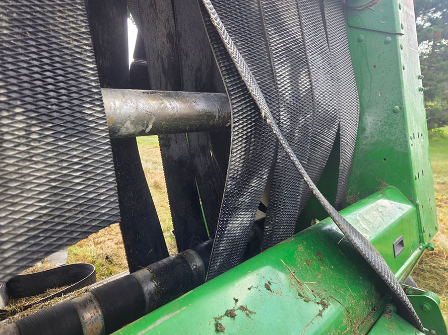 2013 John Deere 569 Round Baler - Image 12