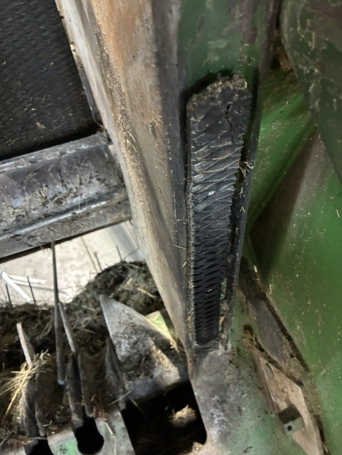 2013 John Deere 569 Round Baler - Image 17