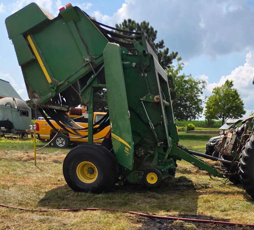 2013 John Deere 569 Round Baler - Image 4