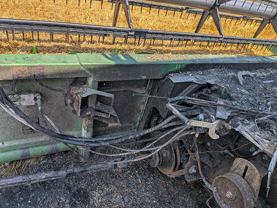 2011 John Deere 9570 Combine and Header - Image 5