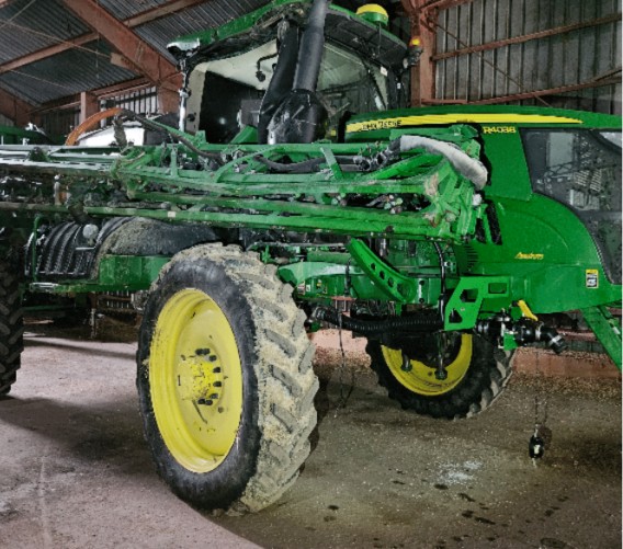 2021 John Deere R4038 Sprayer - Image 2