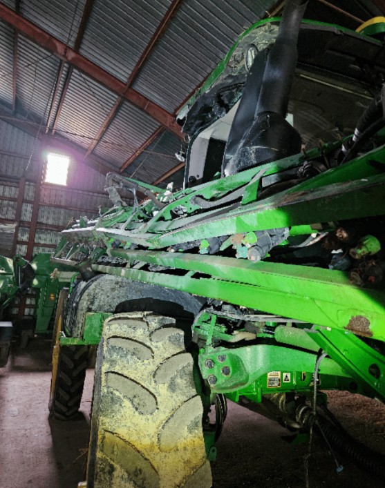 2021 John Deere R4038 Sprayer - Image 6