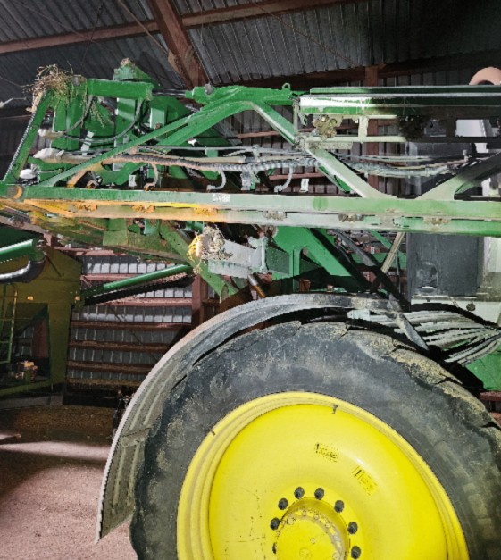 2021 John Deere R4038 Sprayer - Image 7
