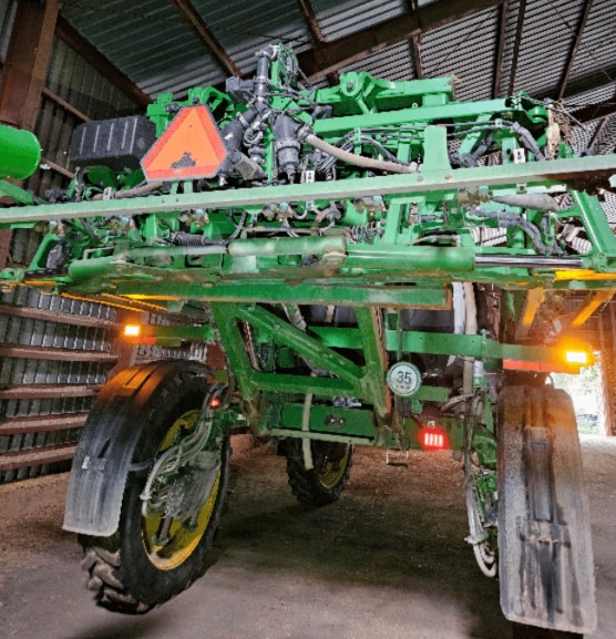 2021 John Deere R4038 Sprayer - Image 8