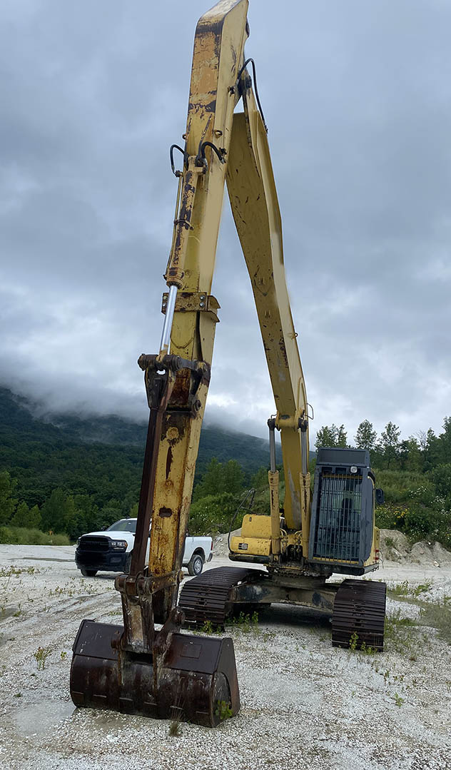 1998 Komatsu PC220LC-6 Excavator - Image 2
