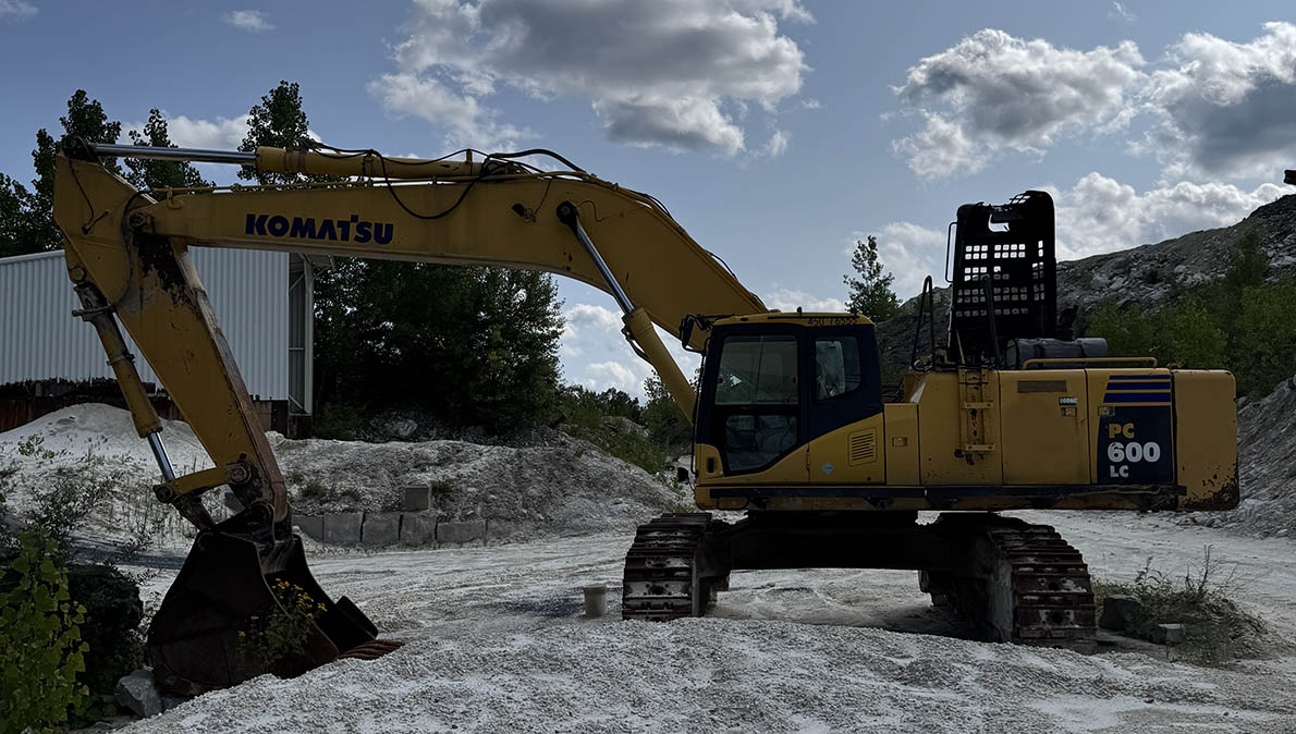 2009 Komatsu PC600LC-8 Excavator