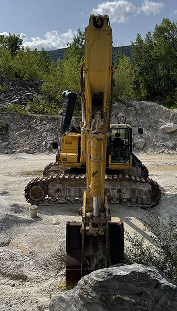 2009 Komatsu PC600LC-8 Excavator - Image 4