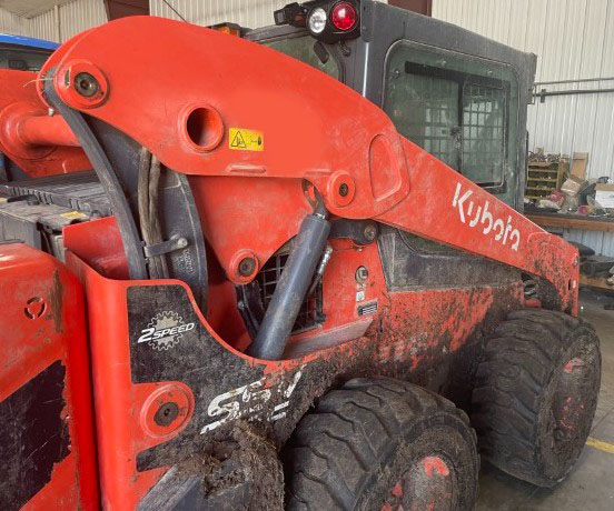 2022 Kubota SSV75 Skid Steer - Image 2