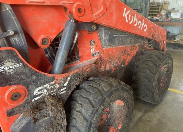 2022 Kubota SSV75 Skid Steer - Image 4