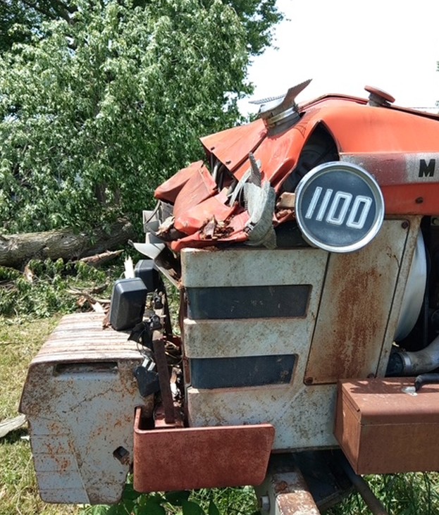 Massey Ferguson 1100 Tractor - Image 3