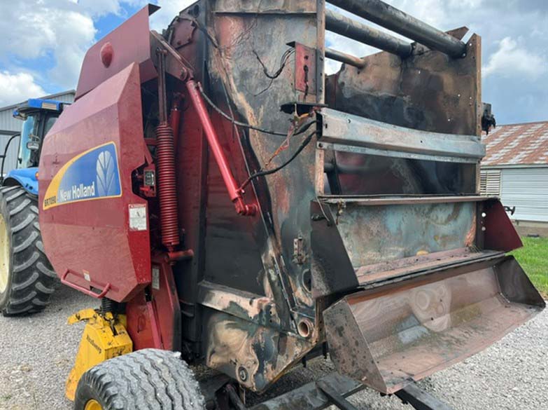 2008 New Holland BR7090 Baler - Image 2