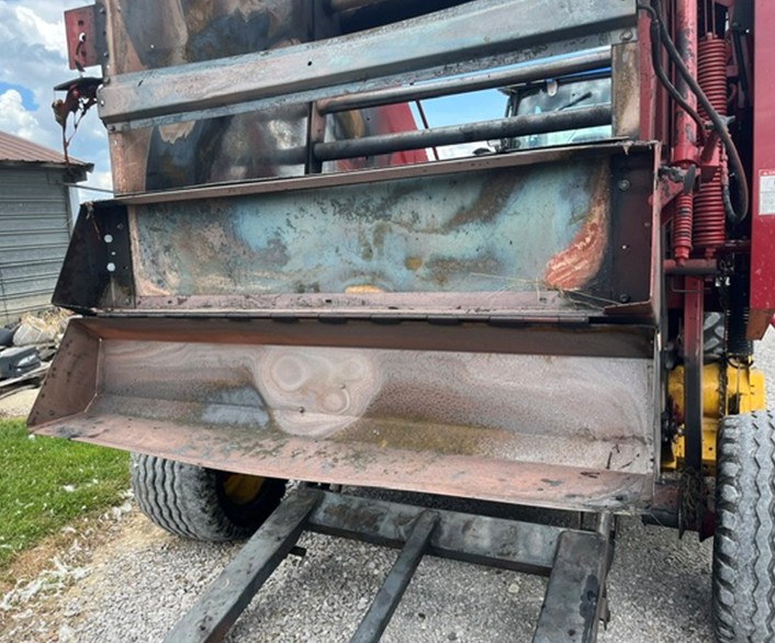 2008 New Holland BR7090 Baler - Image 3
