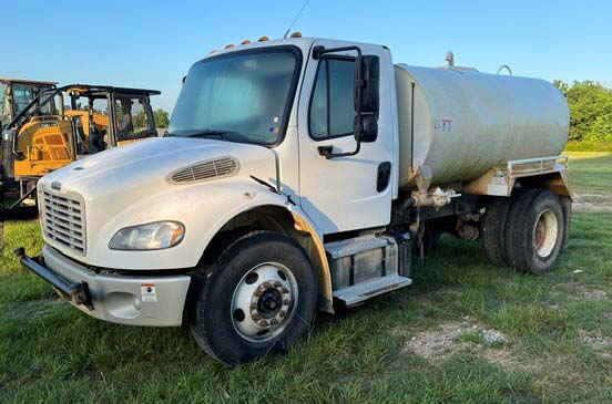 2023 Freightliner M2 106 Truck