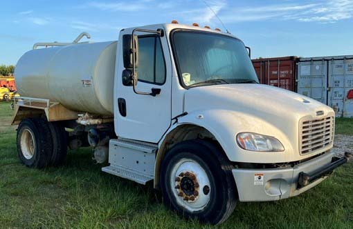 2023 Freightliner M2 106 Truck - Image 4