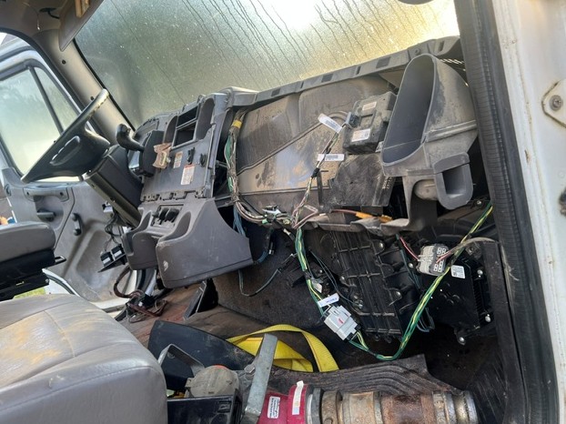 2023 Freightliner M2 106 Truck - Image 8